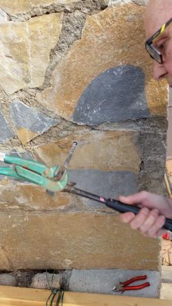 Steinbohrer sitzt satte 40 cm, fest in der Wand und nichts geht mehr